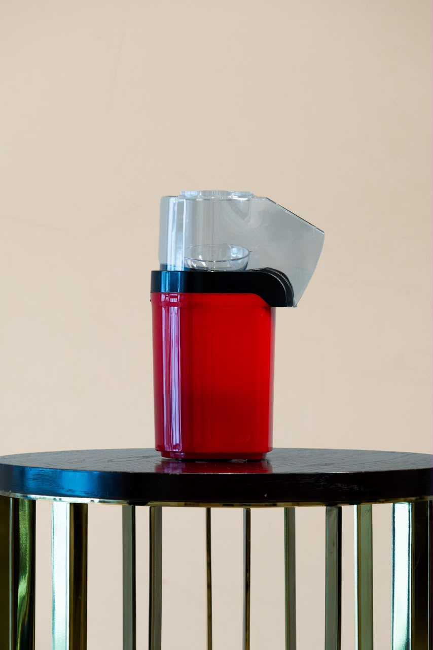 Red oil-free popcorn maker product view